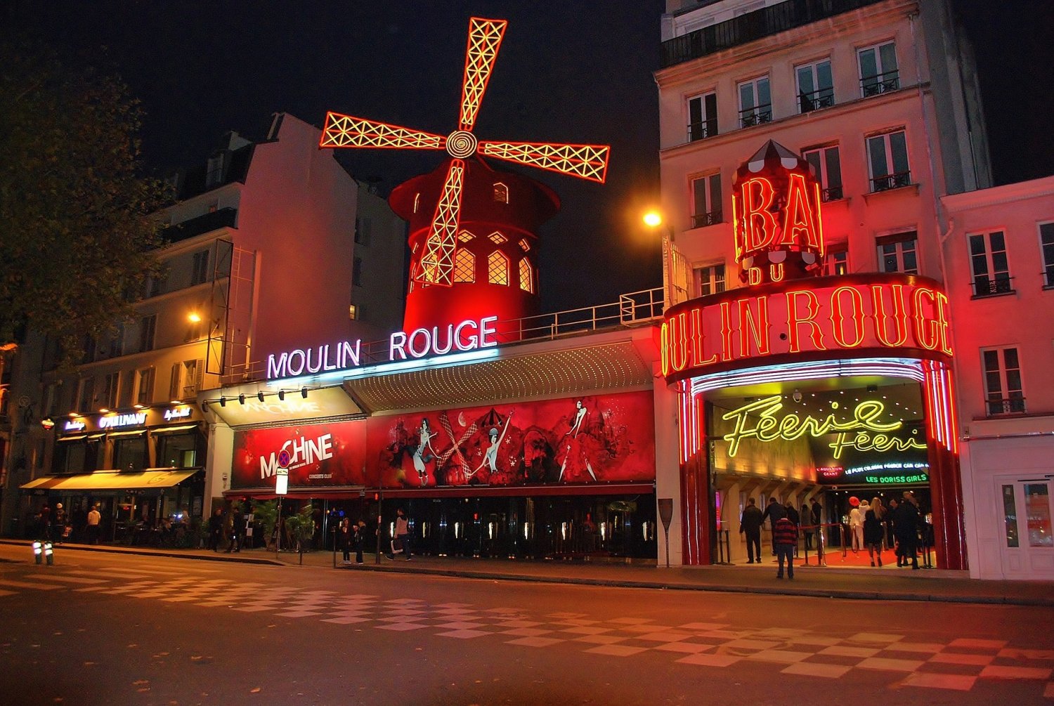 moulin-rouge-1050325_1920