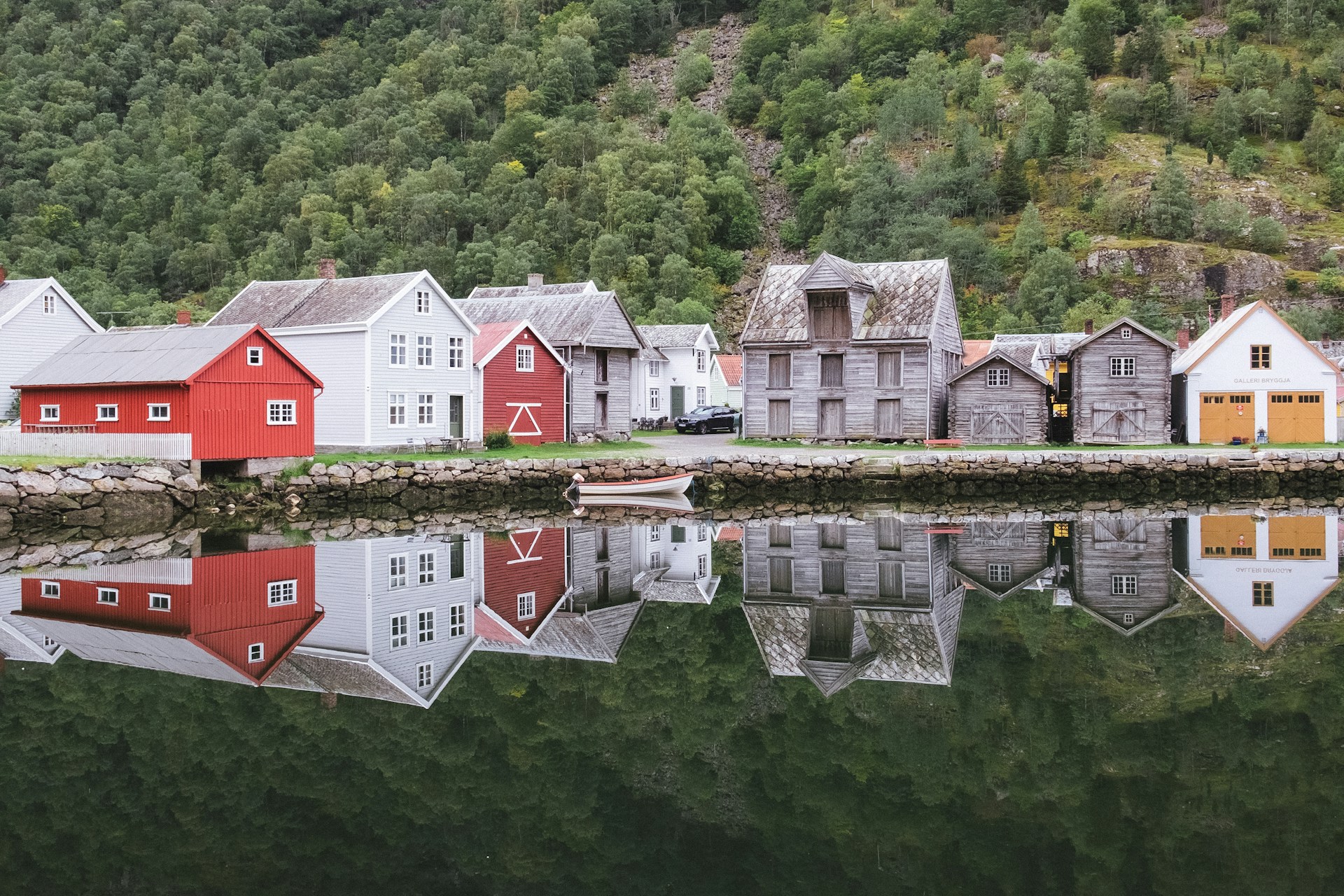 Balestrand &ndash; huizen en sfeer