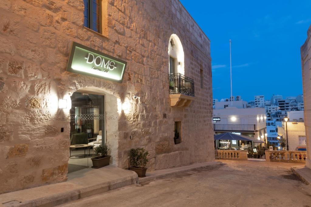 Design kamer met moderne badkamer