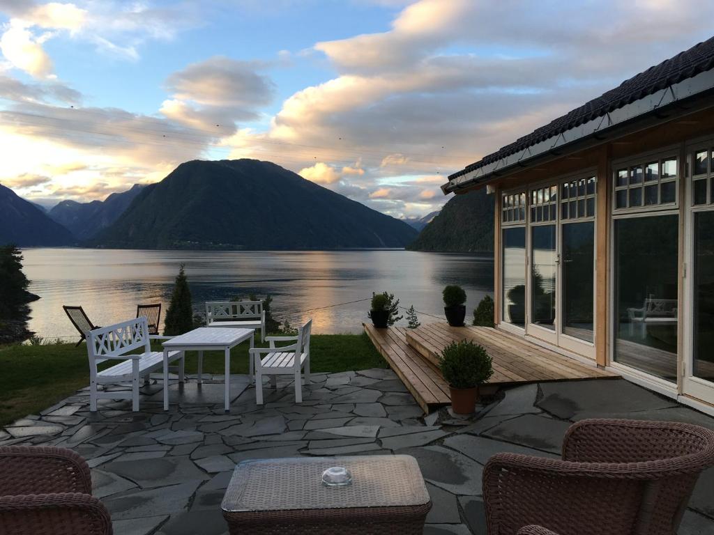 Dragsvik Fjordhotel &ndash; avond sfeer