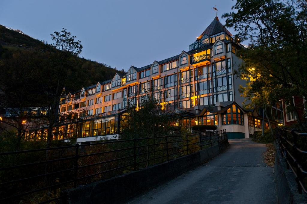 Spa met binnen- en buitenbaden