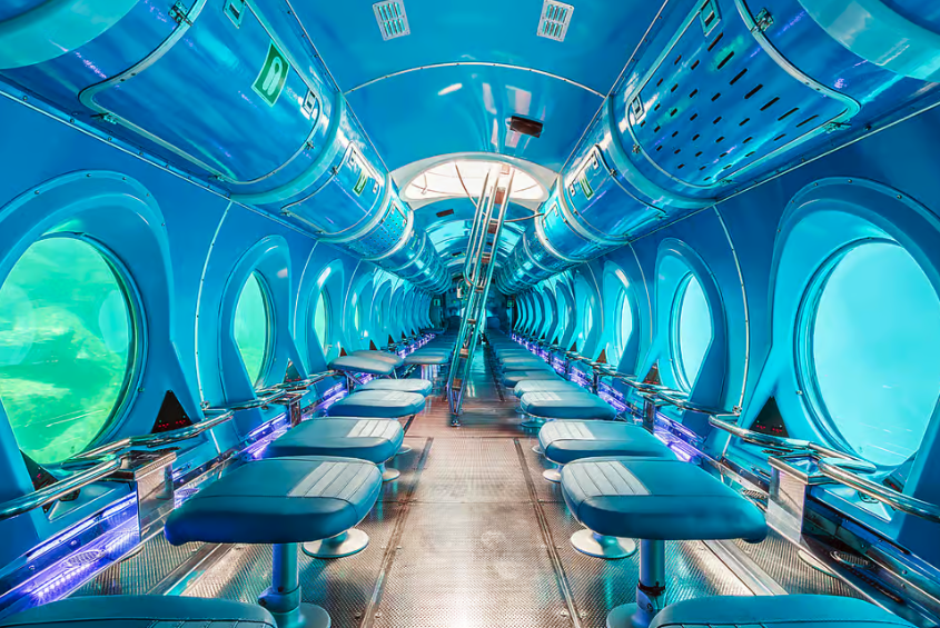 Golden Shark onderzeeër – instap in de haven