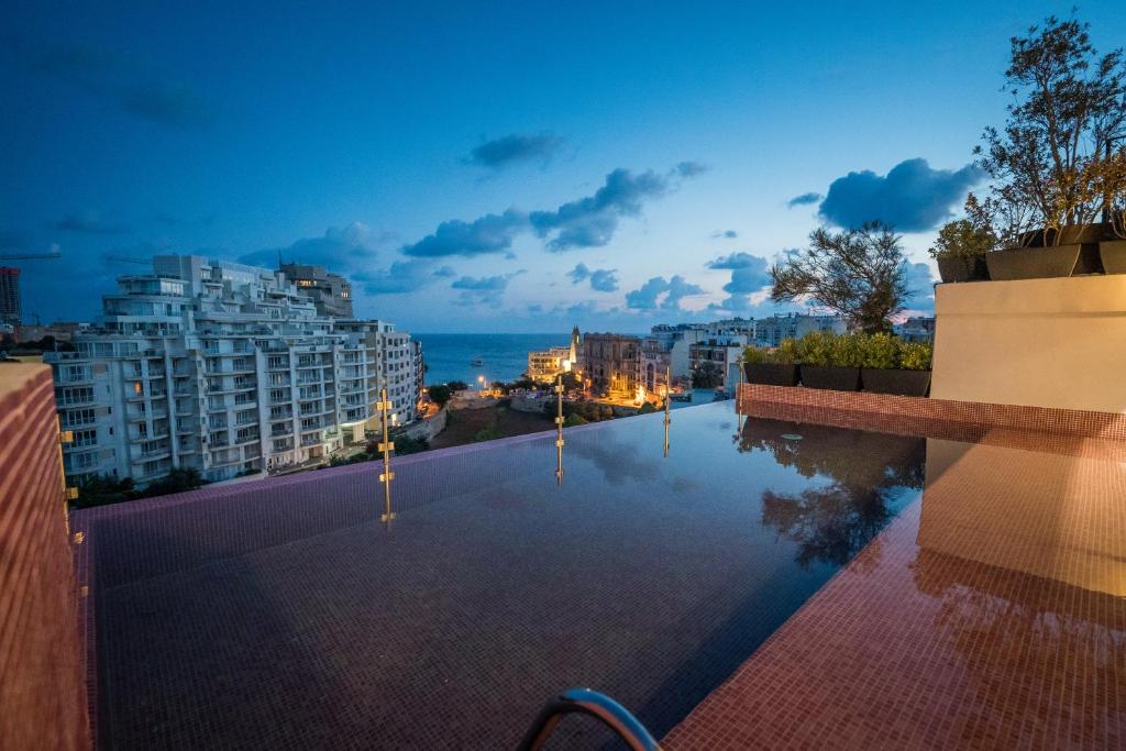 HOLM Boutique & SPA &ndash; buitenzwembad