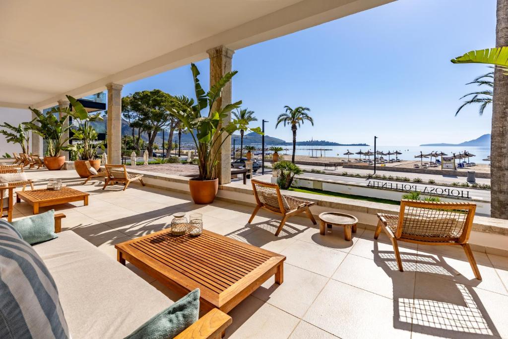 Hoposa Pollentia hotel met zeezicht