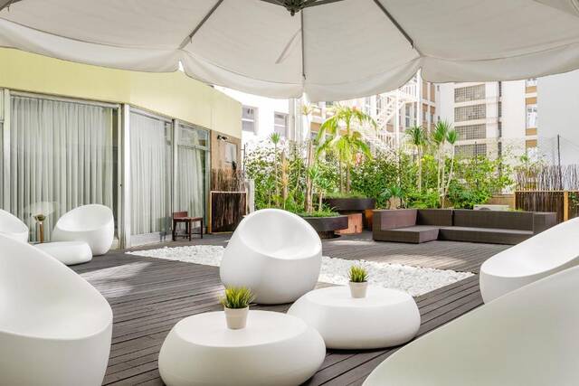 Hotel Florida – ontbijtruimte met uitzicht