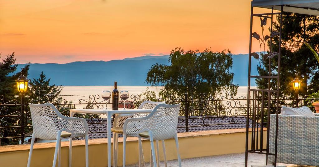 Bloemrijke tuin & ligbedden