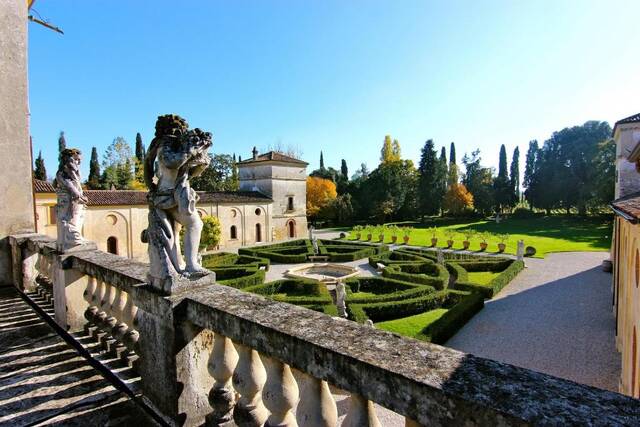 Hotel Villa Giona – tuin en zwembad