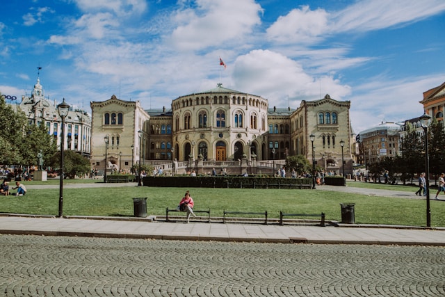Gezellige straten en caf&eacute;s in Oslo
