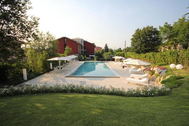 Red's Redaelli Hotel – exterieur
