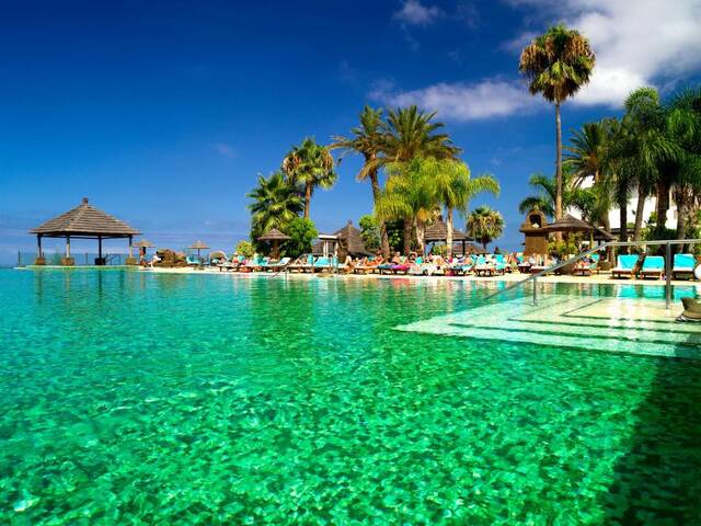 Regency Country Club – infinitypool