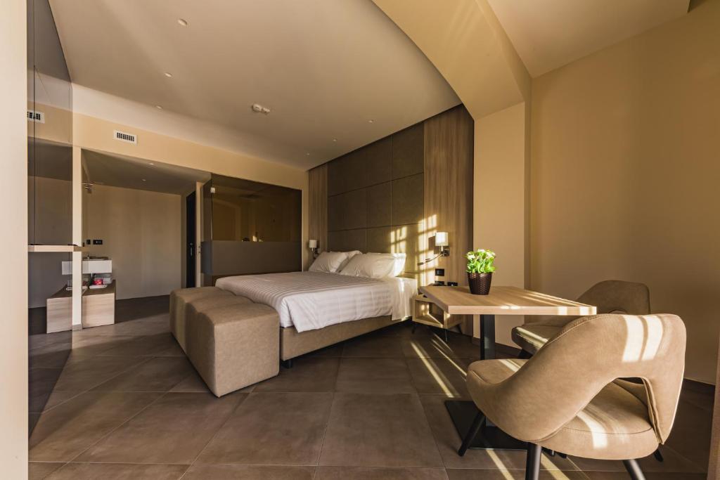 Infinity pool Salina Hotel