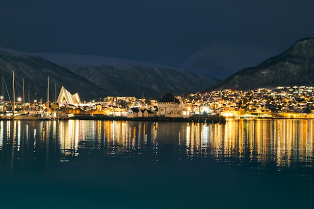 Kleurrijke straten in Troms&oslash;