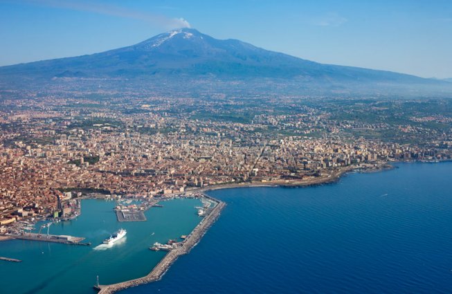 Taormina met op de achtergrond de vulkaan Etna rondreis Sicilië