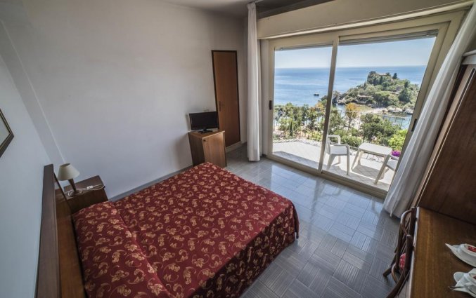 Tweepersoonskamer van Hotel Isola Bella op Sicilie