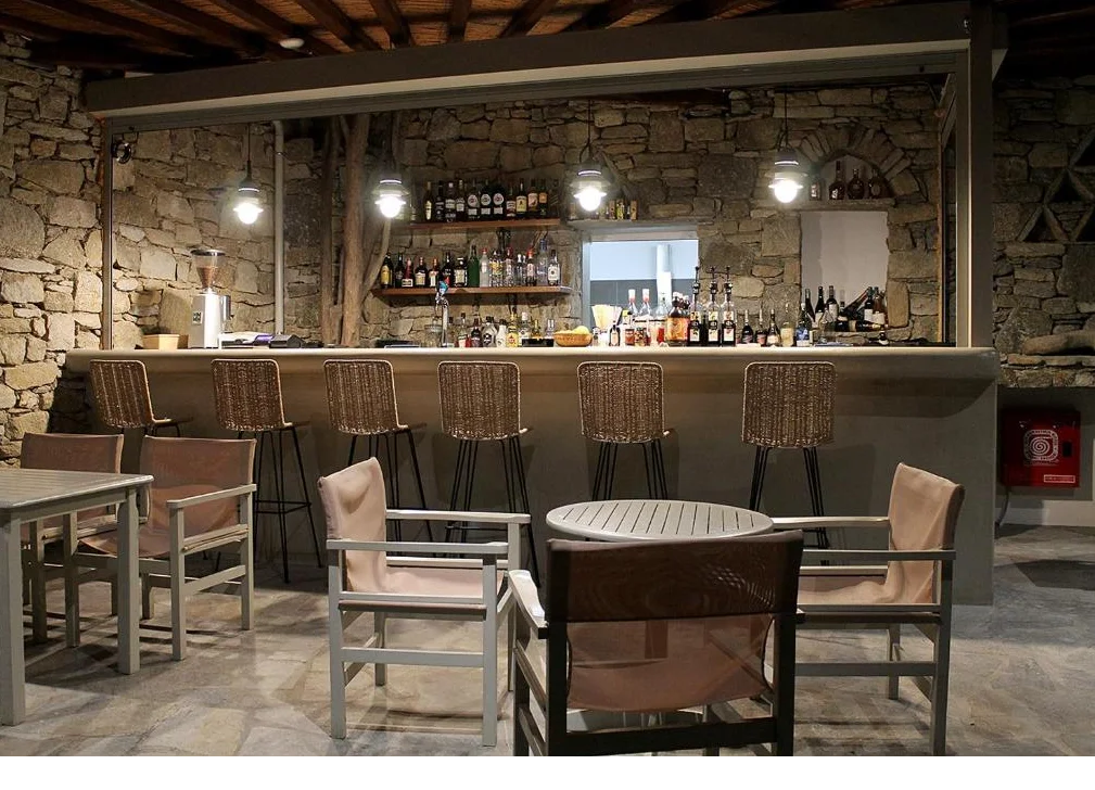 Hotel Vienoulas Garden bar