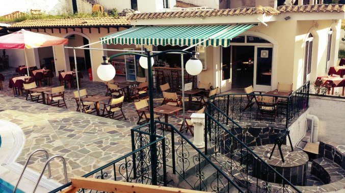 Terras van Appartementen Corifo Village Corfu