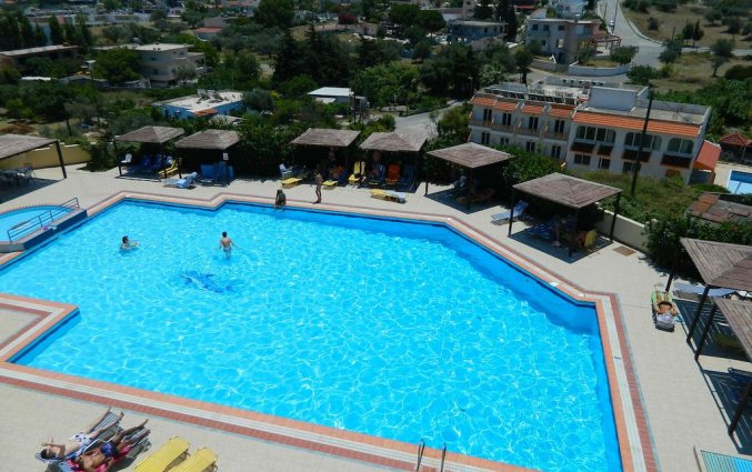 Zwembad hotel Telhinis op Rhodos