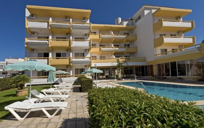 Zwembad van Hotel Apartments Trianta Rhodos