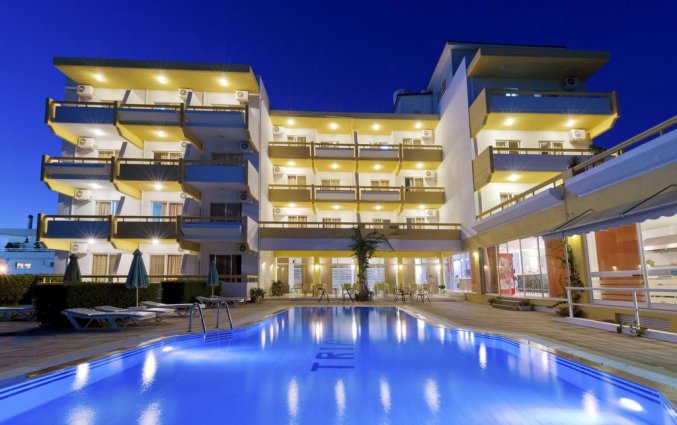 Zwembad van Hotel Apartments Trianta Rhodos