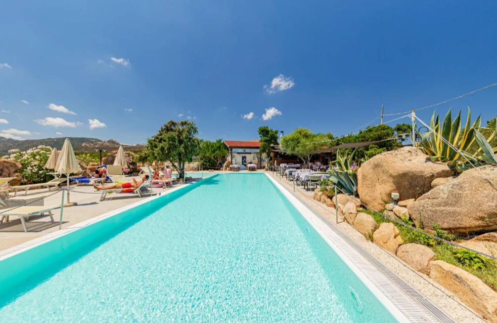 Residence Hotel Lu Nibareddu zwembad 