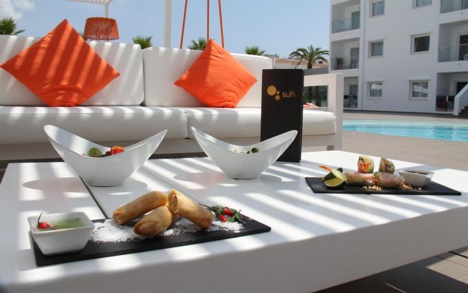 Terras van Appartementen Ibiza Sun op Ibiza