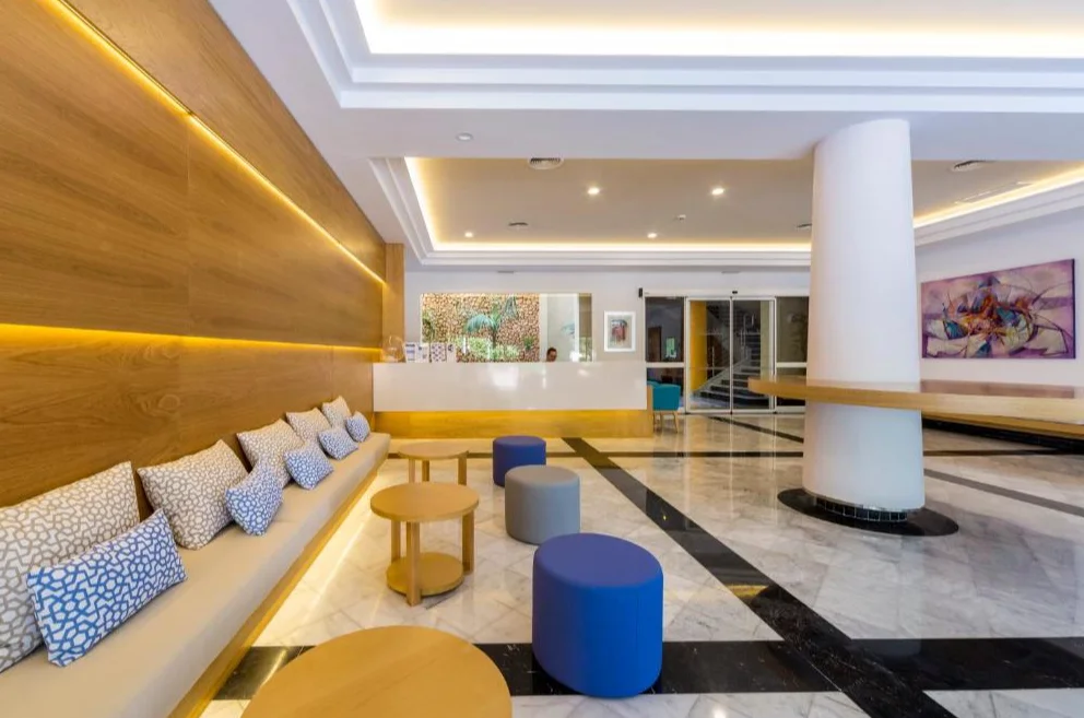 Aparthotel Floramar lobby