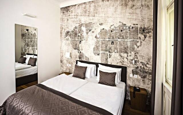 Hotel Golden Crown