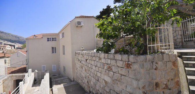 Buitenzijde van Apartementen Mia in Dubrovnik