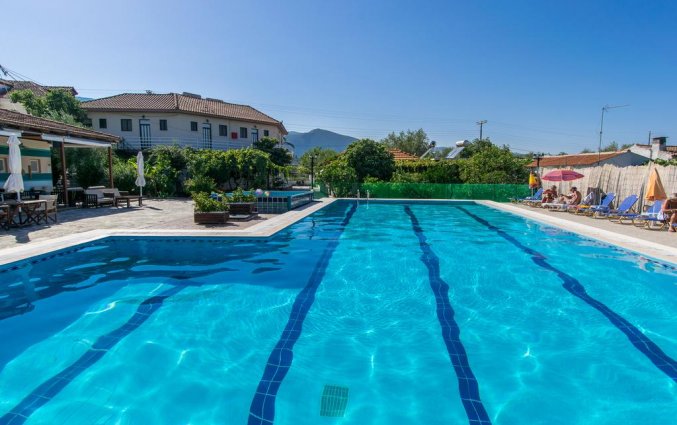 Buitenzwembad van Hotel Zante Nest op Zakynthos