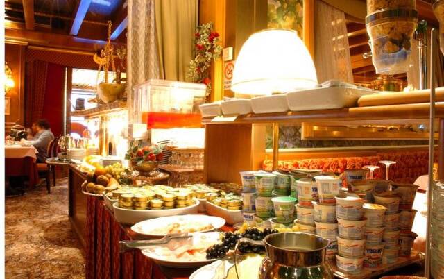 Ontbijtbuffet van hotel Venezia