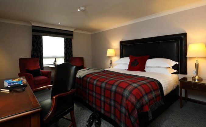 Slaapkamer van hotel Macdonald Holyrood in Edinburgh