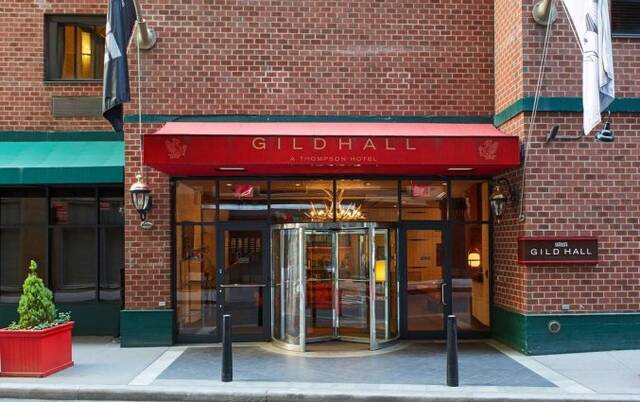 buitenkant van hotel Gild Hall New York