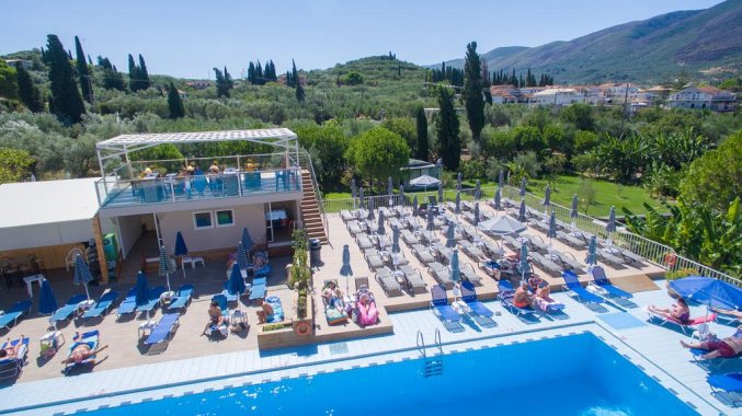 Zwembad van hotel Koukounaria in Zakynthos