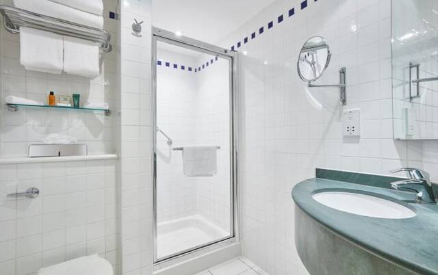 Badkamer van Hilton Garden Inn City Centre in Bristol