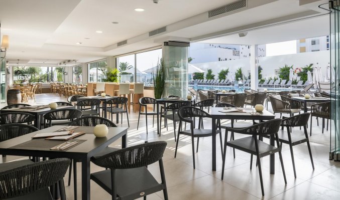 Restaurant van Hotel Tomir Portals Suites op Mallorca