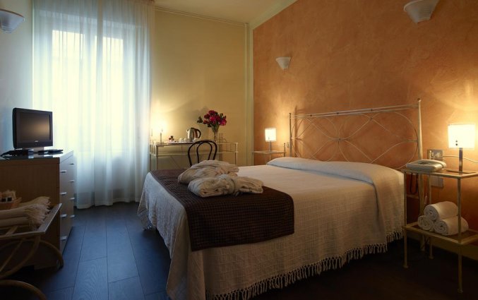 Tweepersoonskamer van hotel Italia Verona