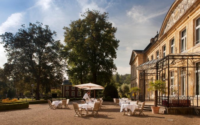 Terras van Hotel Château St. Gerlach in Limburg