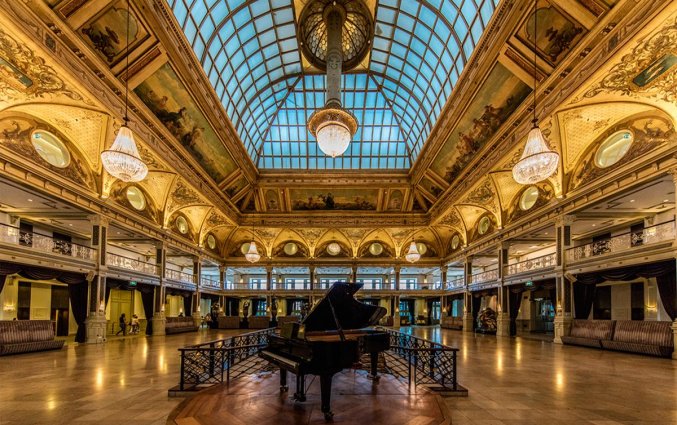 Een zaal in het Grand Hotel Amrath Kurhaus Scheveningen