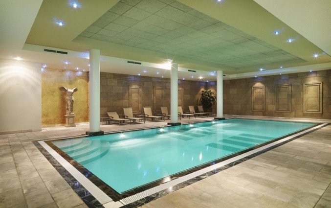Binnenzwembad van Hotel Hylli Antwerpen