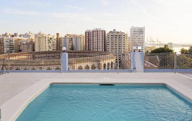 Zwembad van Hotel Eliseos in Malaga