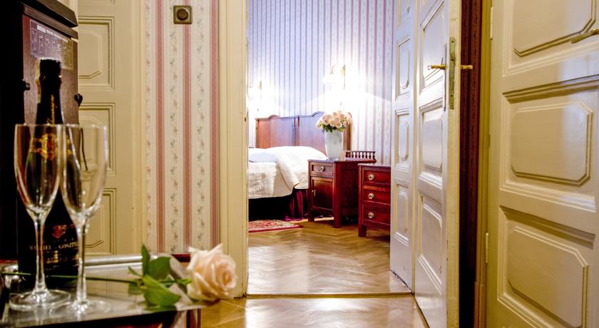 Tweepersoonskamer van hotel Francuski in Krakau
