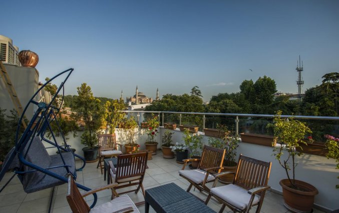 Terras van Hotel Raymond Istanbul