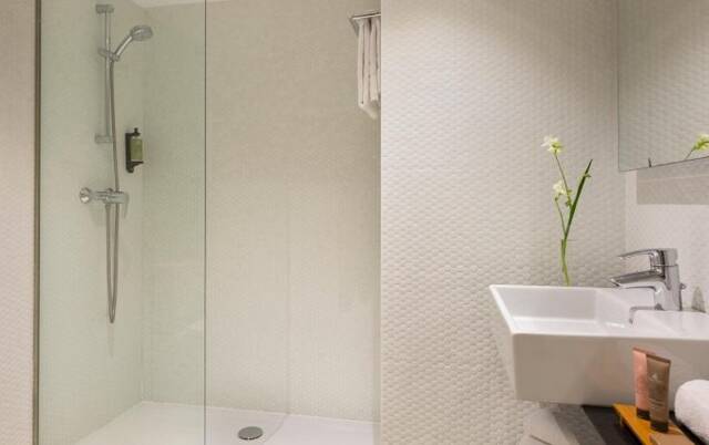 Badkamer van hotel Citadines Ramblas Barcelona