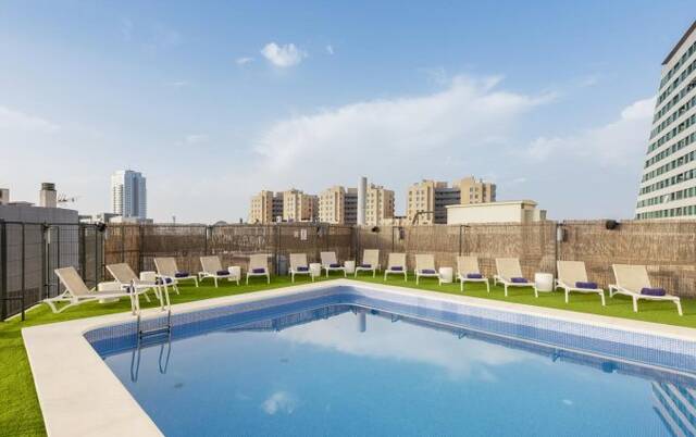 Buitenzwembad van Hotel Eurostars Rey Don Jaime in Valencia