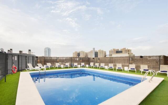 Buitenzwembad van Hotel Eurostars Rey Don Jaime in Valencia