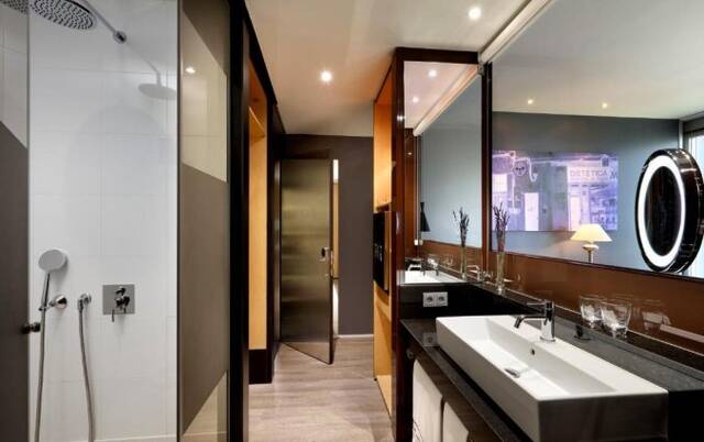 Badkamer van Melia Barcelona Sky Barcelona