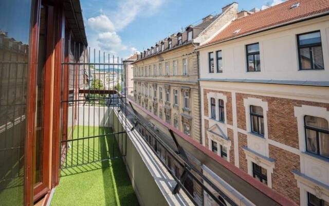 Uitzicht vanaf Hotel Orion Varkert Budapest