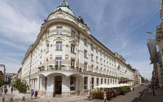 Voorkant van Hotel Grand Union