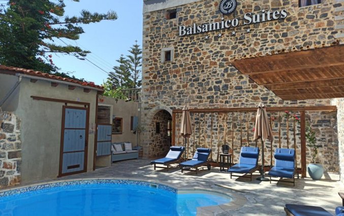 Zwembad van Balsamico Traditional Suites Chersonissos