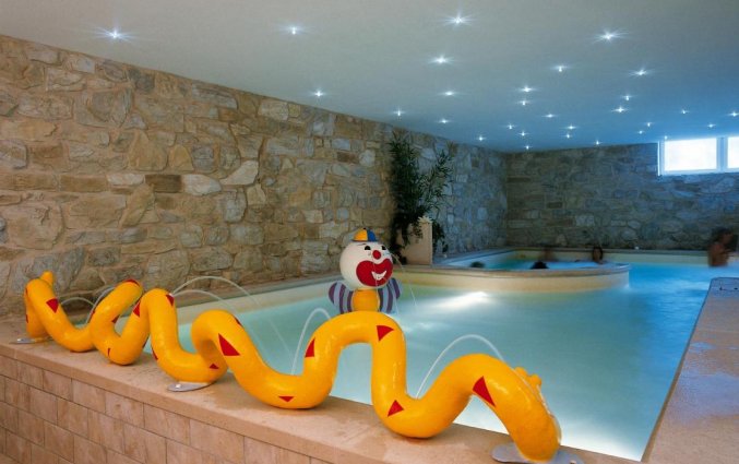 Binnenzwembad van Hotel Bella Italia Gardameer